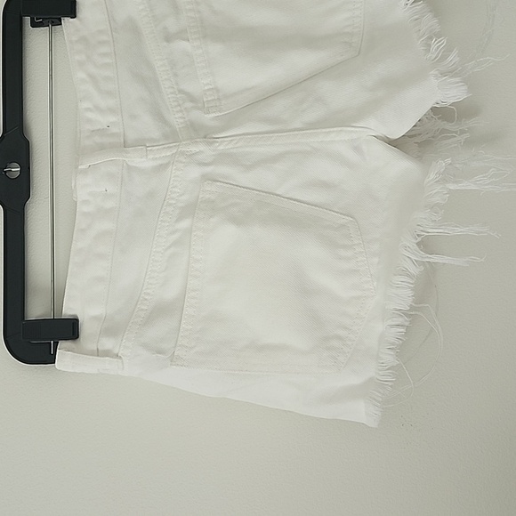 We the Free Distressed Mini jeans shorts in white Size 27 - Picture 8 of 10